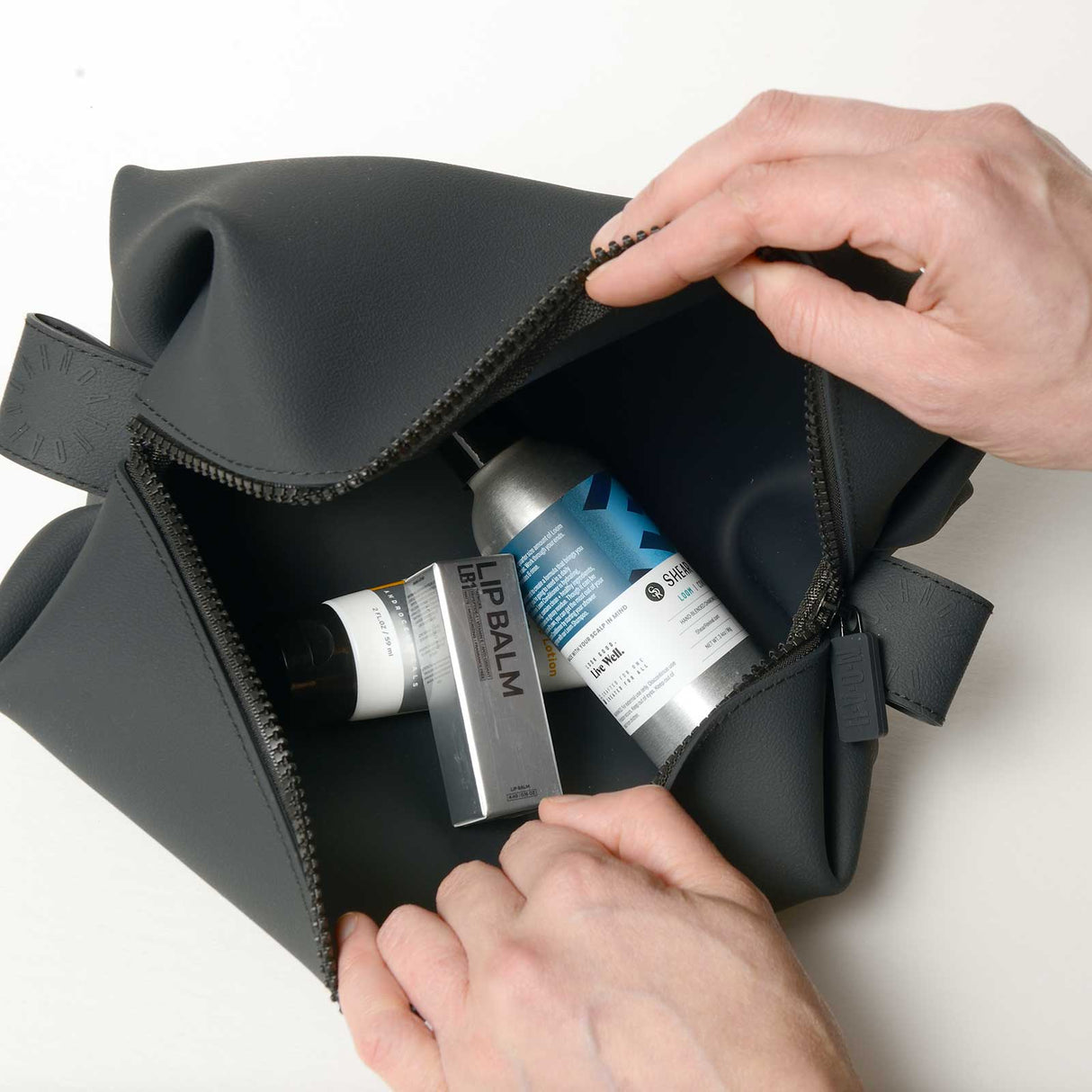 NOAH Mission Control Grooming Kit Facial Cleansers