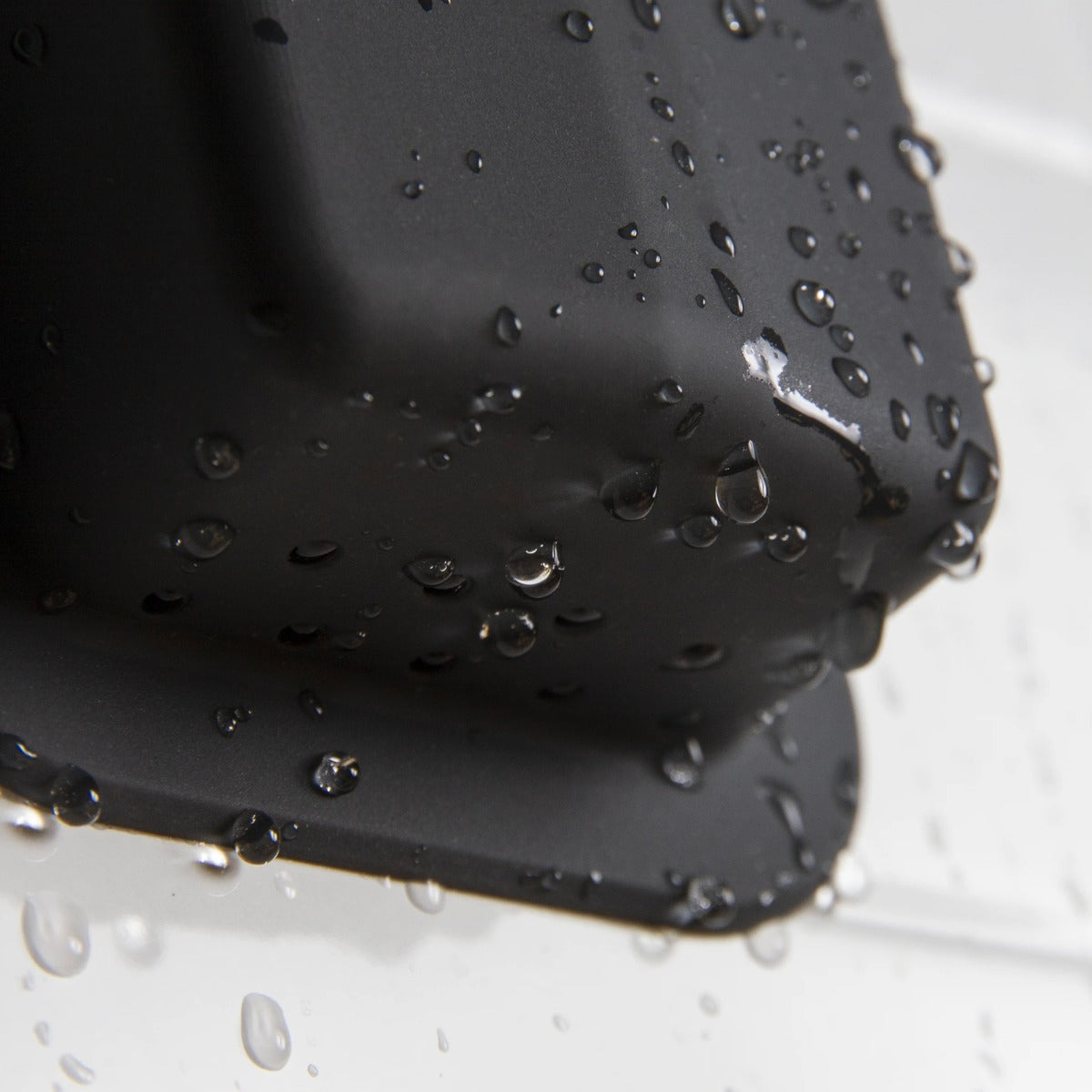 Tooletries The Henry Essentials Holder Toothbrush Holders